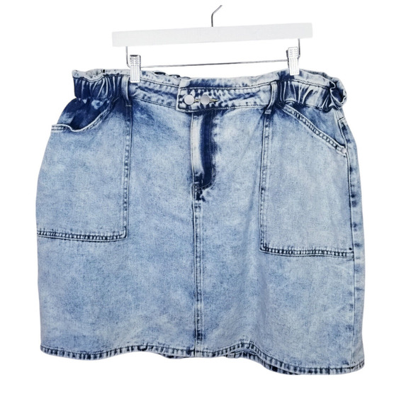 *NEW* CITY CHIC Cali Denim Skirt Light Denim Size 24 NWT - Picture 3 of 9